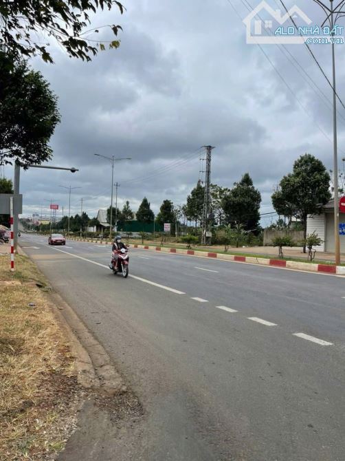 BÁN KHO XƯỞNG 10/3 1300m2- SẴN 300m2 THỔ CƯ - Giá: 12 tỷ - 2