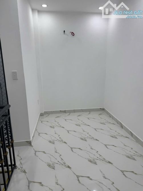 1.25 tỷ sở hữu nhà 2 tầng tại Q7 (3.2x4.5) hẻm 2.5 cao ráo trước nhà - 2