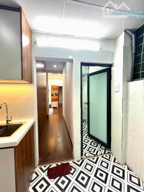 Bán tập thể tầng 2 Cao Su Sao Vàng 328 Nguyễn Trãi 2 ngủ Vs khép kín 50m2 gần Royal City