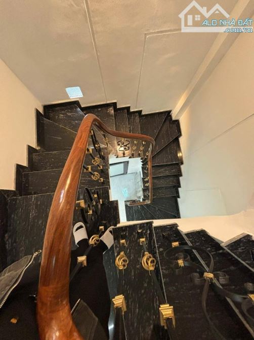 XUÂN LA TÂY HỒ - OTO 5 TẠ ĐỖ CỔNG - 5 TẦNG - MT 4M