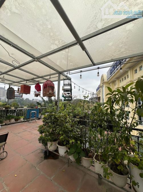 BÁN CĂN HỘ TẬP THỂ LÊ THÁI TỔ HOÀN KIẾM - 90M 3PN- 3 TẦNG VIEW HỒ GƯƠM SĐCC NHÀ ĐẸP Ở NGAY