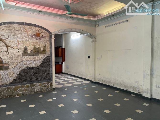 Phân lô ô tô tránh, dừng đỗ - phố Tam Trinh. DT 66m2, MT 5m, kinh doanh có vỉa hè