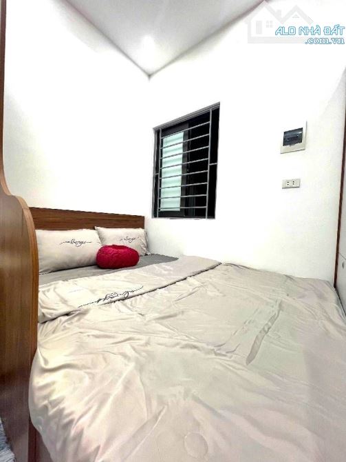 Bán tập thể tầng 2 Cao Su Sao Vàng 328 Nguyễn Trãi 2 ngủ Vs khép kín 50m2 gần Royal City