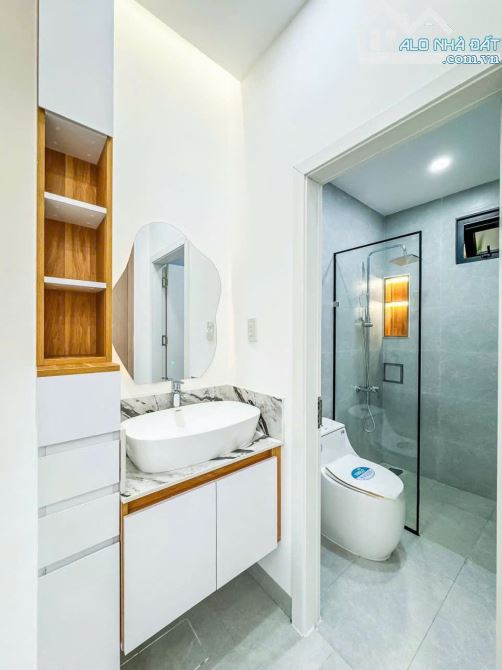 🏡 NHÀ ĐẸP – GIÁ TỐT – GẦN CHỢ HƯNG LONG 2 TẦNG 4PN GIÁ NHỈNH 2 TỶ 🔹 Nhà 2 Tầng – SHR - 5