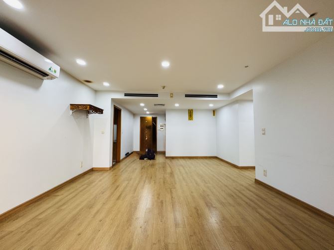 Bán Chung cư 88 Láng Hạ. Diện tích 139m2 3ngủ 2wc. Căn góc tầng trung. Giá 18.3 tỷ.