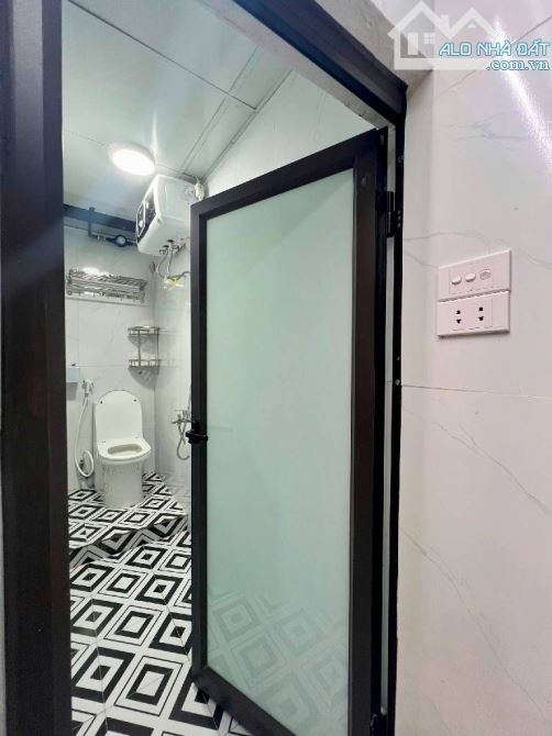 Bán tập thể tầng 2 Cao Su Sao Vàng 328 Nguyễn Trãi 2 ngủ Vs khép kín 50m2 gần Royal City