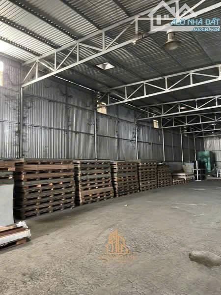 BÁN KHO XƯỞNG 10/3 1300m2- SẴN 300m2 THỔ CƯ - Giá: 12 tỷ - 6