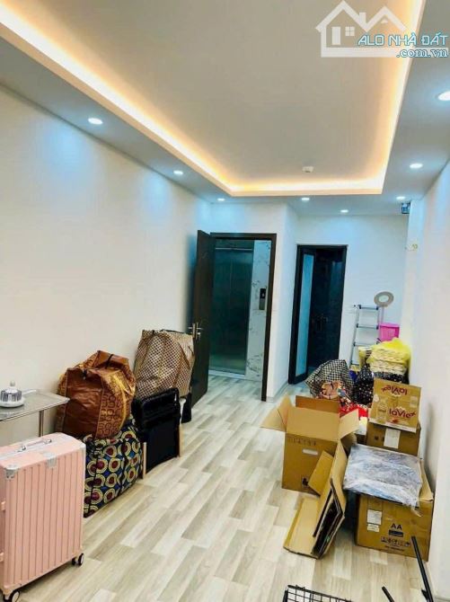 Gấp! Nhà đẹp 7 tầng thang máy Tứ Liên ngõ thông oto tránh 20m, sổ 52m2 full đồ.Giá 16.9 tỷ