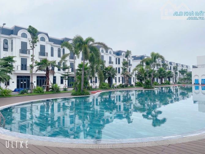 Bán 2 căn LK Crown Villa, mặt công viên hồ bơi siêu VIP, DTSD 234m2, nhà 4T, chỉ 5.9 tỷ