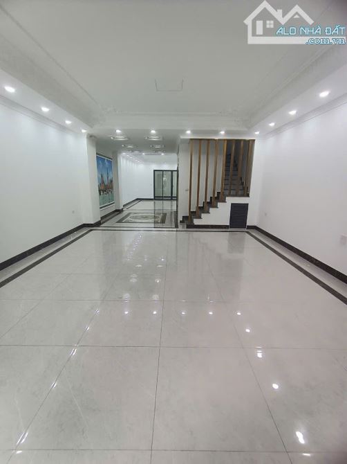 Cho thuê nhà Louis Đại Mỗ - mặt đường Lê Quang Đạo. DT 120m2, 5 tầng thang máy, Mới 100% - 1