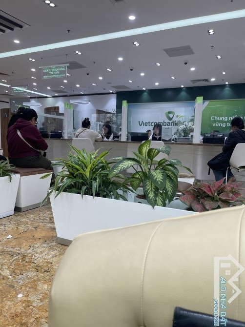 Bán gấp căn góc mặt phố Phạm Văn Đồng, Ngoại Giao Đoàn,2 đường vỉa hè kinh doanh 146m2 65ỷ — ảnh 2
