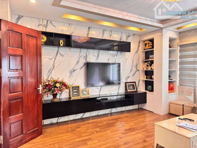 BÁN NHÀ CẦU GIẤY - PHÂN LÔ Ô TÔ TRÁNH - DIỆN TÍCH KHỦNG 88M2 - KINH DOANH ĐỈNH