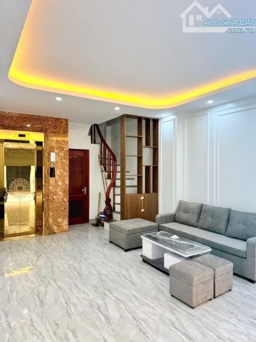 ĐỘI CẤN, GẦN GIANG VĂN MINH, NGÕ CỰC THOÁNG 2 NHÀ RA PHỐ, 6 TẦNG TM, 45m MT 4.5m 14.5 Tỷ