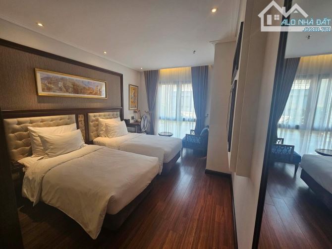 Bán toà khách sạn mặt phố Nguyễn Trường Tộ 230m2, xây 16 tầng, mặt tiền 12m, giá 200 tỷ