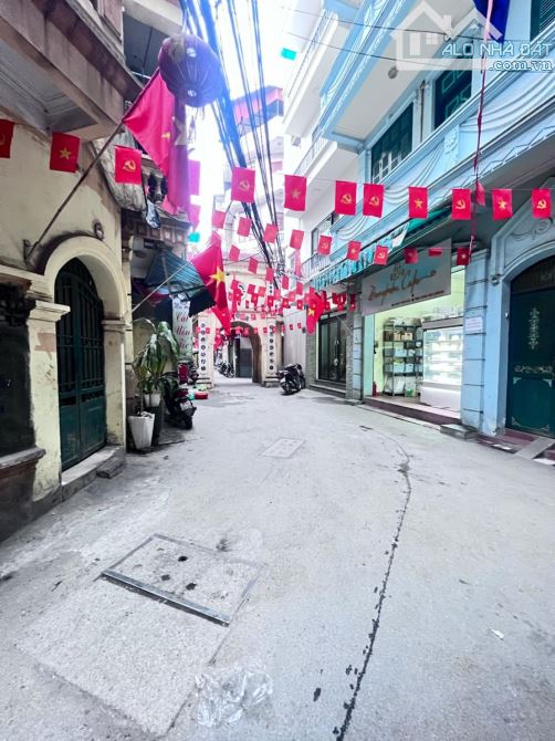 Bán Đất Tặng Nhà Mặt Phố Kinh Doanh Phố Trường Chinh - Quận Đống Đa 82m * 3 Tầng