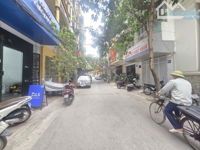 Bán Nhà Ô Tô Tránh Phố Khuất Duy Tiến - Thanh Xuân 65m * 5 Tầng * Mặt Tiền 4.5m * 32.5 Tỷ