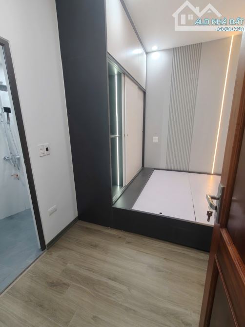 NGÕ GỐC ĐỀ – MINH KHAI – Ô TÔ TRÁNH – MẶT TIỀN ~10M - FULL NT XÁCH ĐỒ VỀ Ở CỰC NGON