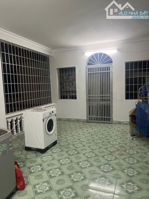 BÁN NHÀ LẠC LONG QUÂN - 48M² - GẦN SÁT OTO -   SIÊU TIỆN ÍCH , GIÁ CỰC HỜI