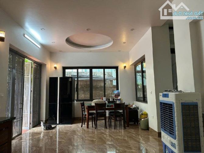 MẶT PHỐ ĐỐNG ĐA - VỊ TRÍ ĐẸP NHẤT PHỐ - DT 98M² - 8 TẦNG - MT11M²- CHÀO 77 TỶ