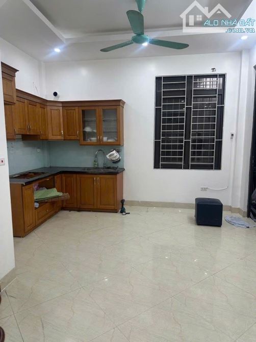 Bán nhà Thụy Khuê, 2 thoáng, 9 tỷ 9, DT 50m, 6 tầng, ngõ nông gần phố