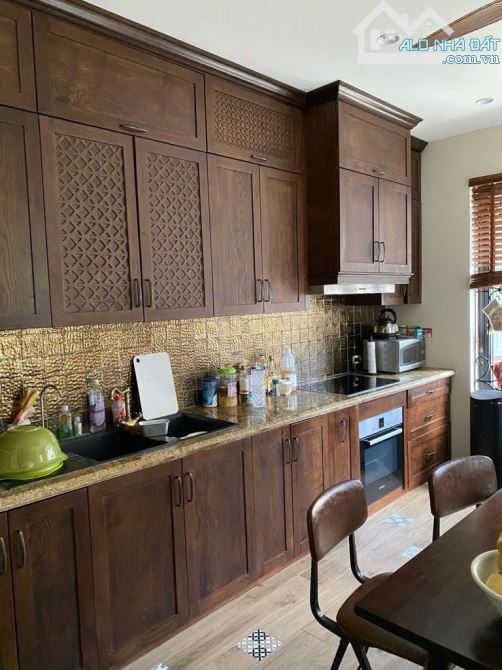 SIÊU HIẾM - PHỐ CỔ - NGUYỄN TRƯỜNG TỘ - BA ĐÌNH - 32/37m - 5 TẦNG - MẶT TIỀN 6M - 13.9