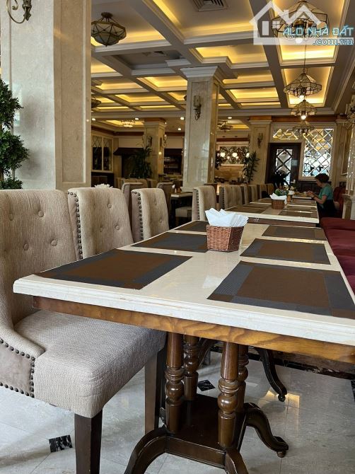 Bán toà khách san MP Nguyễn Trường Tộ, Ba Đình 190m2 x 16 tầng, Mặt Tiền: 8m - 170 Tỷ