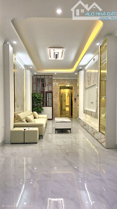 Hoàng Văn Thái 36m2 5 tầng thang máy hơn 10 tỷ