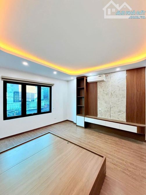 ĐỘI CẤN, GẦN GIANG VĂN MINH, NGÕ CỰC THOÁNG 2 NHÀ RA PHỐ, 6 TẦNG TM, 45m MT 4.5m 14.5 Tỷ