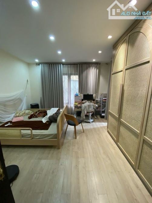 SIÊU HIẾM - PHỐ CỔ - NGUYỄN TRƯỜNG TỘ - BA ĐÌNH - 32/37m - 5 TẦNG - MẶT TIỀN 6M - 13.9