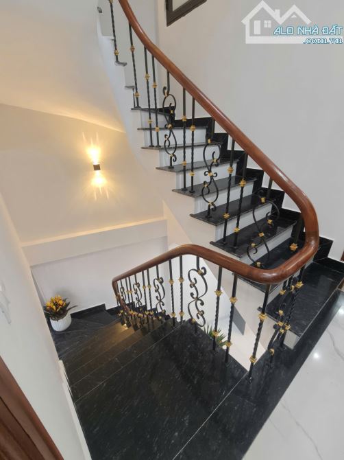 NGÕ GỐC ĐỀ – MINH KHAI – Ô TÔ TRÁNH – MẶT TIỀN ~10M - FULL NT XÁCH ĐỒ VỀ Ở CỰC NGON