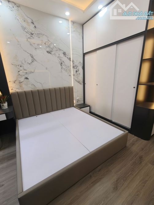 NGÕ GỐC ĐỀ – MINH KHAI – Ô TÔ TRÁNH – MẶT TIỀN ~10M - FULL NT XÁCH ĐỒ VỀ Ở CỰC NGON