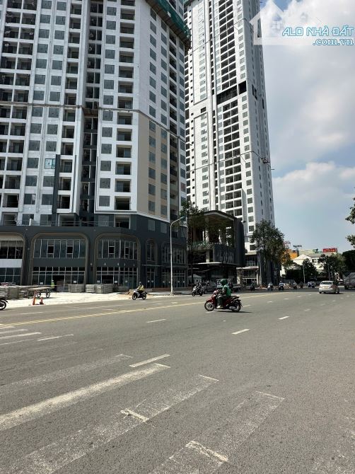 14ty9 gấp bán khách sạn 6 tầng 100m2 GS3 Dĩ An - 7