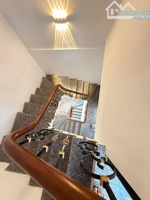 SIÊU PHẨM ĐỐNG ĐA – NGÕ BA GÁC – SÁT HOÀN KIẾM, BA ĐÌNH 4 TẦNG – 3 NGỦ – HAI THOÁNG