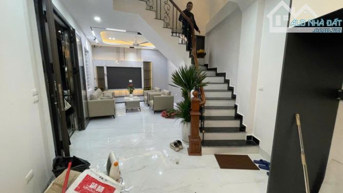 NGÕ GỐC ĐỀ – MINH KHAI – Ô TÔ TRÁNH – MẶT TIỀN ~10M - FULL NT XÁCH ĐỒ VỀ Ở CỰC NGON