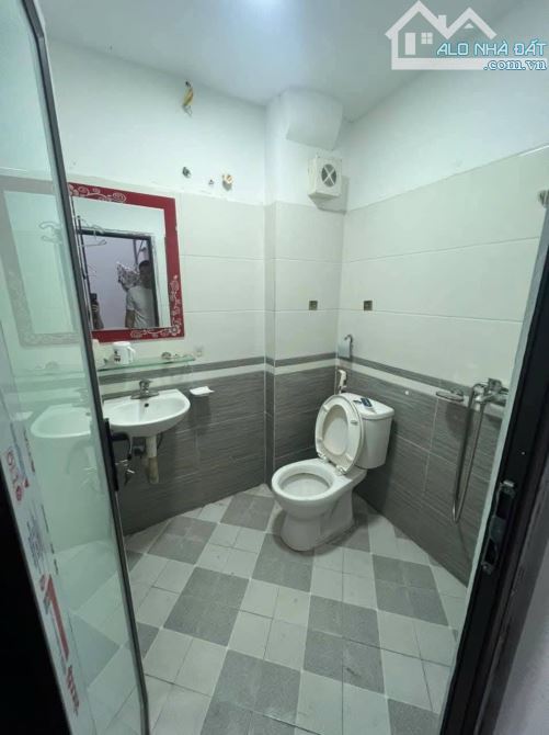 Chỉ hơn 3 tỷ sở hữu nhà 4 tầng đủ công năng, lĩnh Nam Hoàng Mai