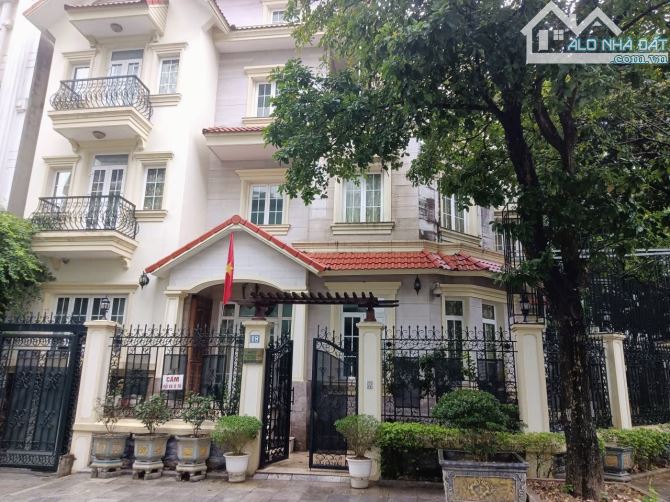 Bán nhà góc 2 mặt tiền khu ĐTM Cầu Giấy ngay Trần Thái Tông giá 127 tỷ