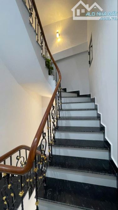 NGÕ GỐC ĐỀ – MINH KHAI – Ô TÔ TRÁNH – MẶT TIỀN ~10M - FULL NT XÁCH ĐỒ VỀ Ở CỰC NGON