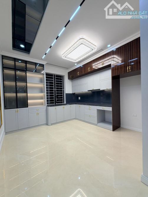 Hot! Bán Nhà Hoàng Quốc Việt Cầu Giấy-Ôtô Tránh-KD-Ngõ Thông-58M2-6 Tầng Thang Máy-26.7 Tỷ