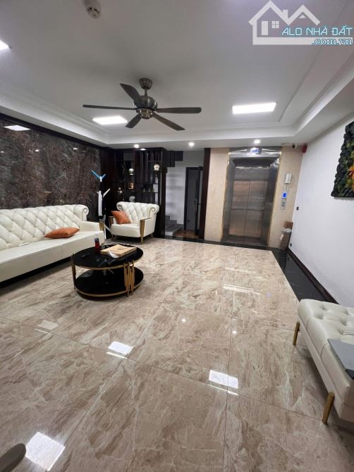 Bán nhà-phân lô-Cầu Giấy-1 nhà ra phố.50m2-2 mặt tiền-kinh doanh-oto vào nhà-giá 22.3 tỷ