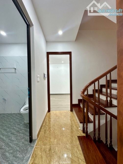 Bán Nhà 6 Tầng Thang Máy đường Trường Chinh 43M, Gần Phố, Ô Tô chỉ 12.3 tỷ(TL)