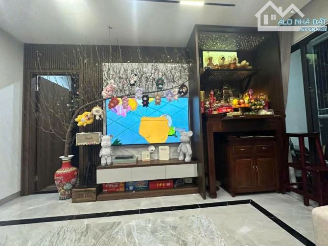 BÁN GẤP CĂN HỘ 25 LÊ VĂN LƯƠNG - TẦNG TRUNG - BAN CÔNG TÂY NAM - 105M 3 NGỦ