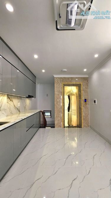 11 tỷ - Đống Đa, nhà mới 5 tầng thang máy, ngõ thông kinh doanh, 30m ra mặt phố, ba gác ph