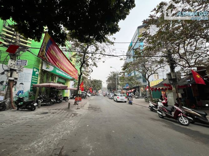 Bán nhà-phân lô-Cầu Giấy-1 nhà ra phố.50m2-2 mặt tiền-kinh doanh-oto vào nhà-giá 22.3 tỷ