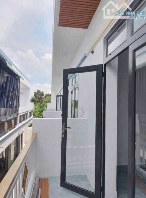 Nhà 1 Lầu 4 x 10m Ngay Ngã Ba Tân Kim, Full Nội Thất. Sổ Hồng Sẵn Giá 950Tr - 7