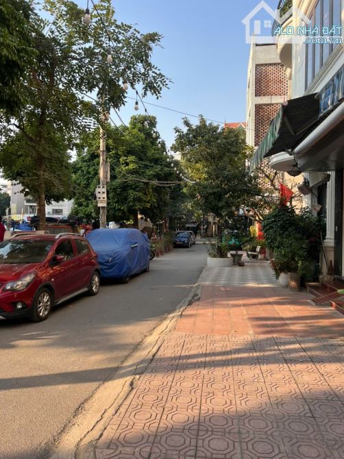 TRUNG TÂM HÀ ĐÔNG HÀ TRÌ, NHÀ 5 TẦNG DÂN XÂY CHẮC CHẮN, 2 MẶT NGÕ Ô TÔ ĐỖ CỬA, AN NINH