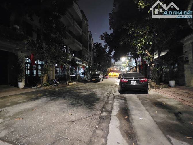 Bán nhà riêng phố Hoàng Quốc Việt, 54m², 6 tầng thang máy, đường 11m, KD, nhỉnh 26 tỷ,