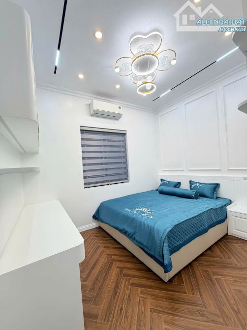 Bán nhà riêng phố Hoàng Quốc Việt, 54m², 6 tầng thang máy, đường 11m, KD, nhỉnh 26 tỷ,