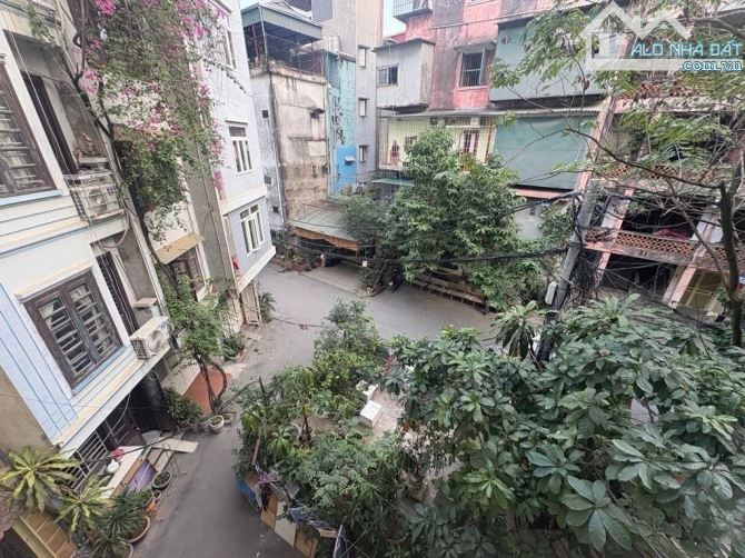 Ô tô vào nhà Phương Mai Đống đa – Thoáng trước sau – Hàng cực hiếm