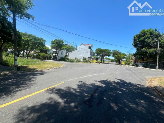 Bán lô đất đ 10m5 Bùi Quốc Khái Biển Tân Trà gần dự án của BRG và MB Land- Giá tốt 6,3 tỷ - 2