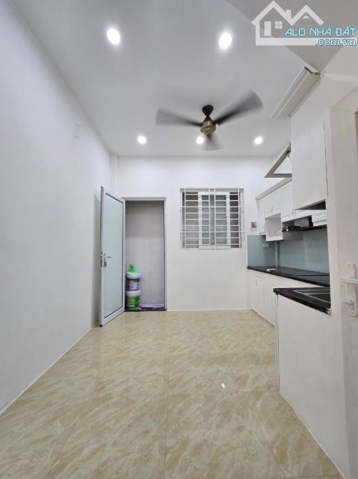 Bán Nhà 4 Tầng Phố Kim Giang, Đinh Công 38M full NT, cực đẹp chỉ hơn 8 tỷ